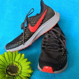 Men's Nike Air Zoom Pegasus 35 Running sz.5Y (C)